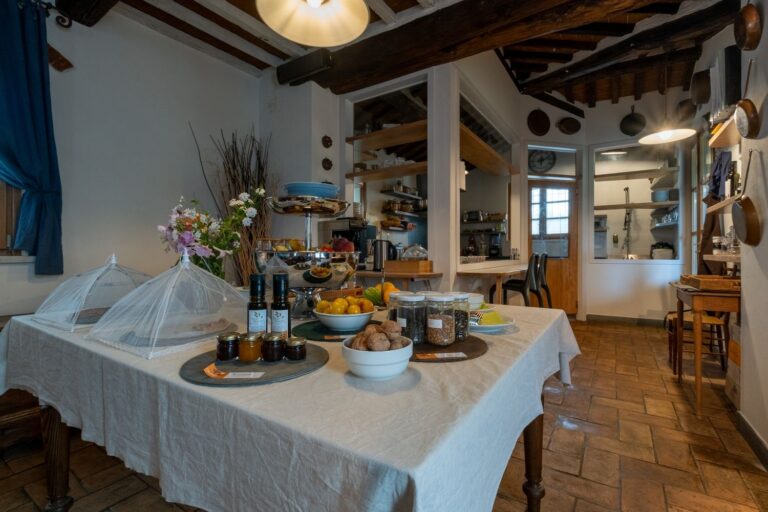 olimagio farmstay tuscany accommodations casale breakfast lo res