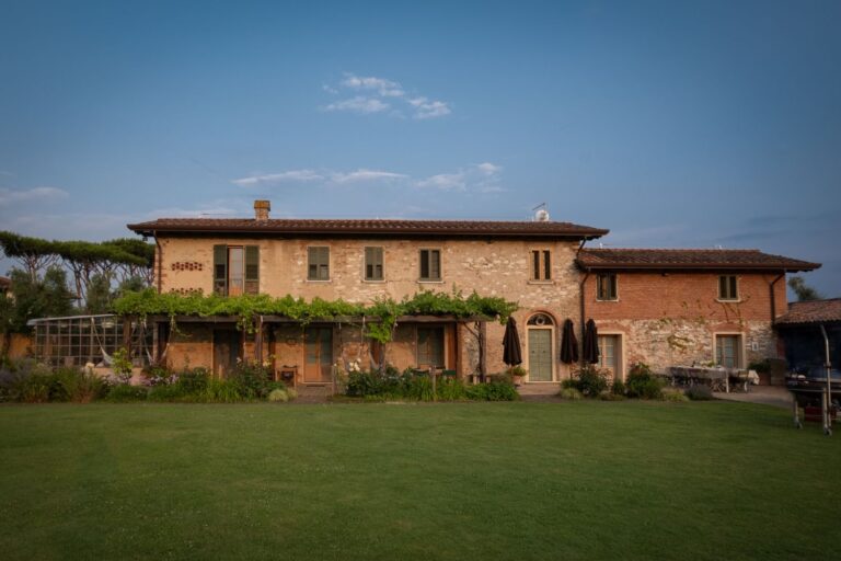 olimagio farmstay tuscany accommodations casale lo res